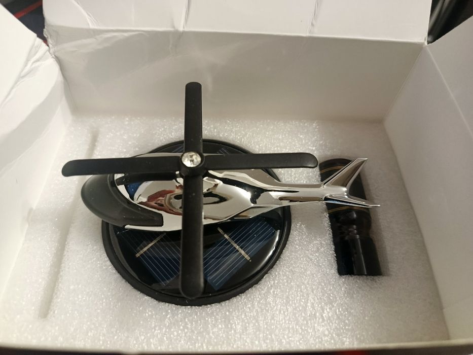 Ароматизатор у авто вертоліт