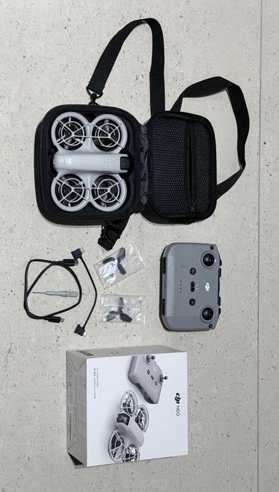 Dron Dji Neo Fly More combo + torba