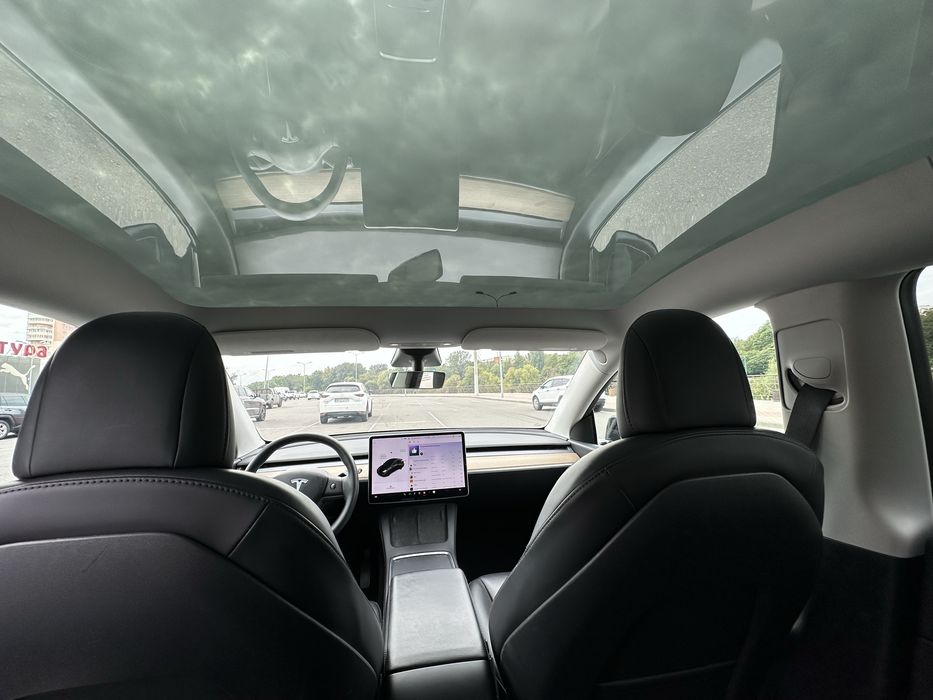 Продам Tesla model Y