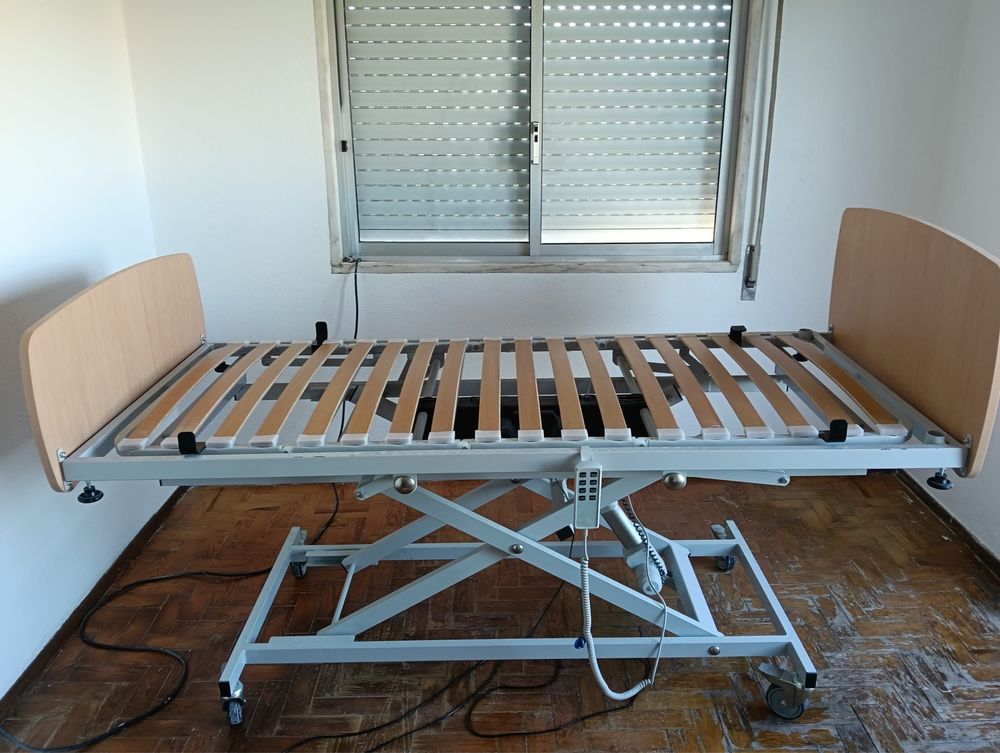 Cama articulada + colchao de escaras