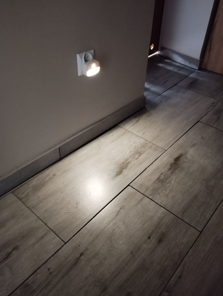 Lampka do kontaktu czujnik ruchu zmierzchu ECO szybka wysyłka paczkoma