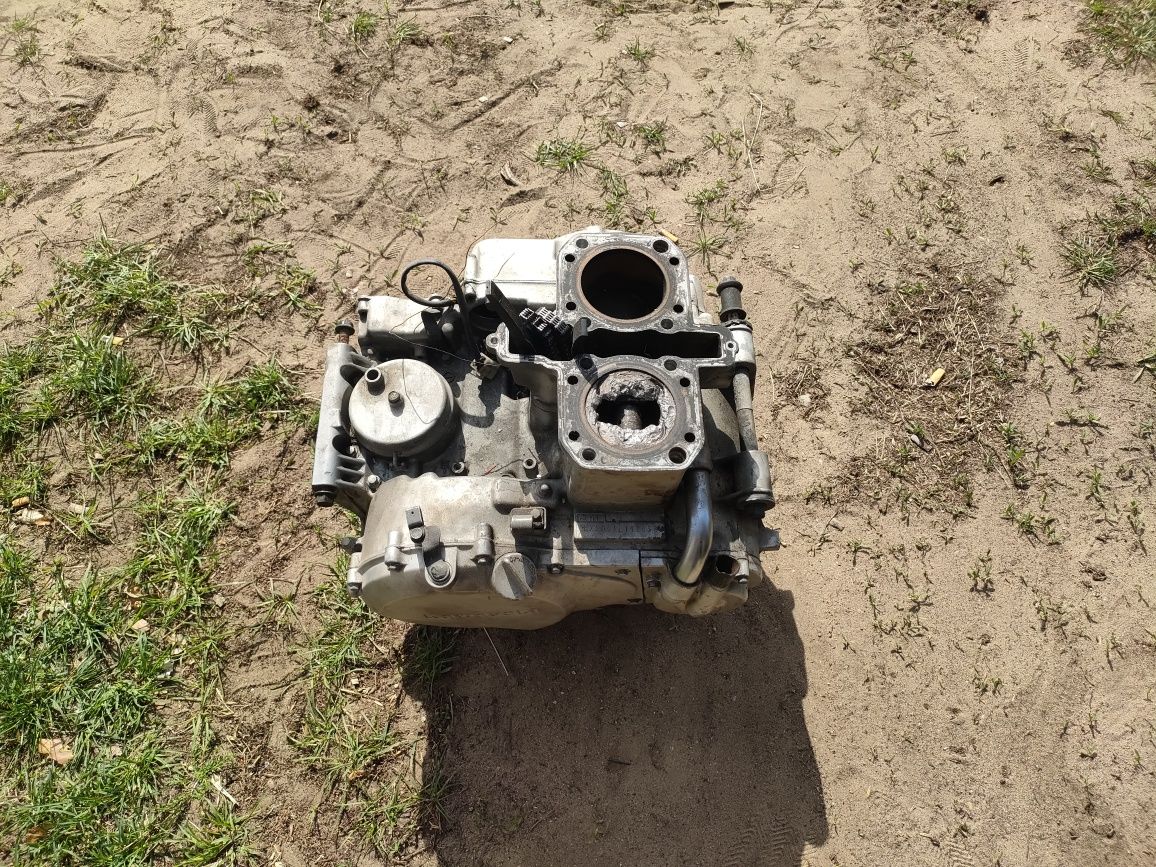 Na części Kawasaki er 5 GPZ kle 500 rama z dokumentami gaźniki tłumik