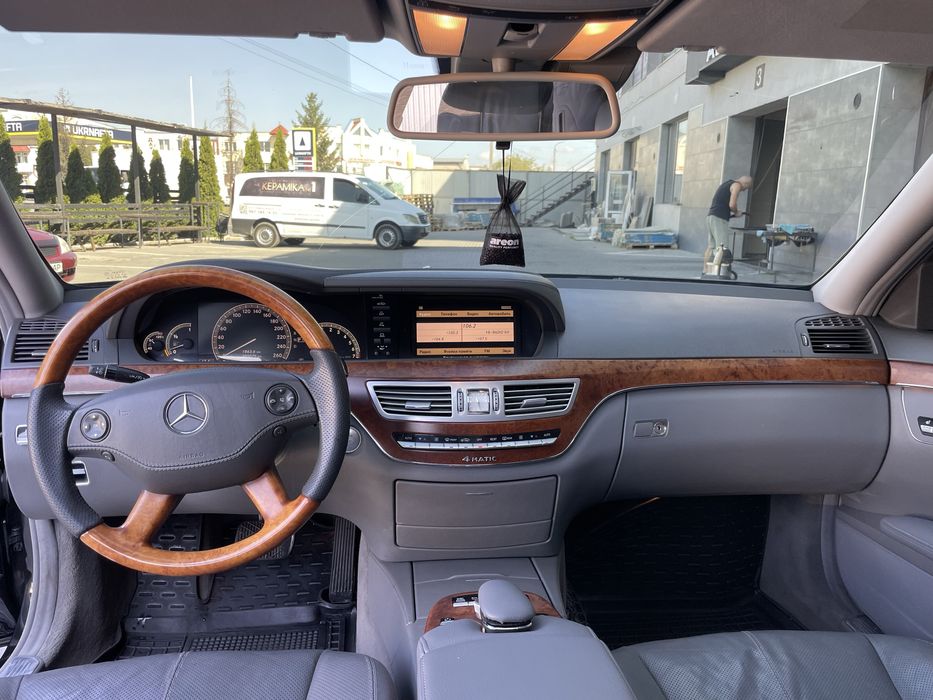 Mercedes-Benz S-Class W221 S-350 4Matic