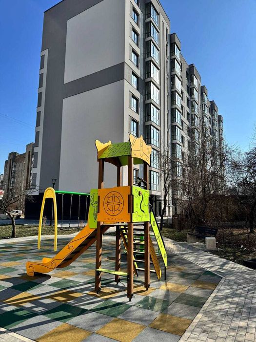 Продається 1 кімнатна квартира поруч з парком Молодіжний.