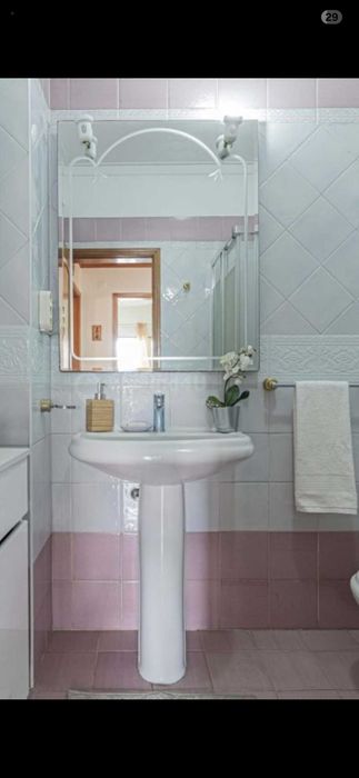 Espelho de casa de banho com luz