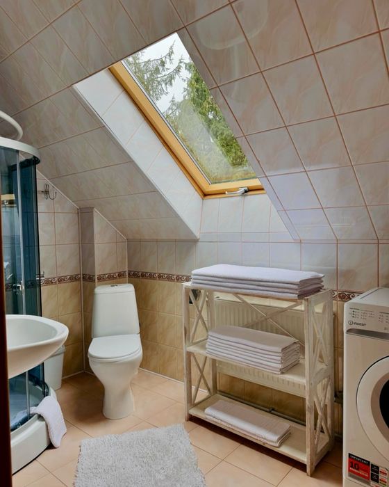 Затишний дерев'яний будиночок у тиші лісу на 6 гостей