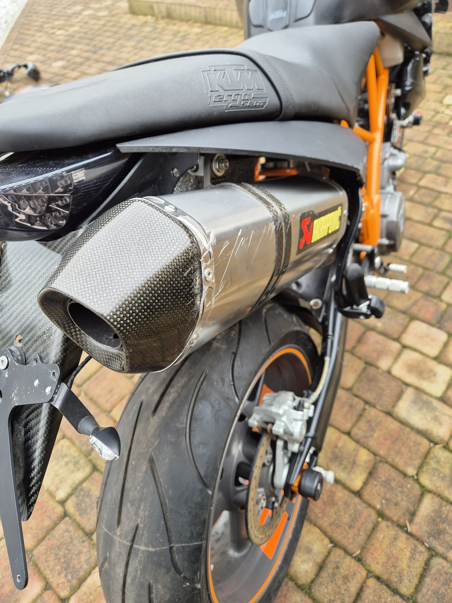 Wydech akrapovic ktm superduke 990r lc8 (yamaha,honda,suzuki,kawadaki)