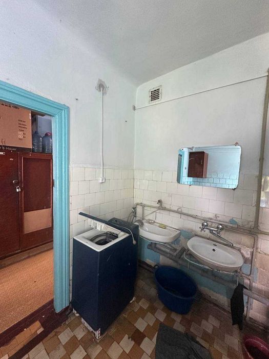 Кімната в гуртожитку на Гречанах, хороший стан.