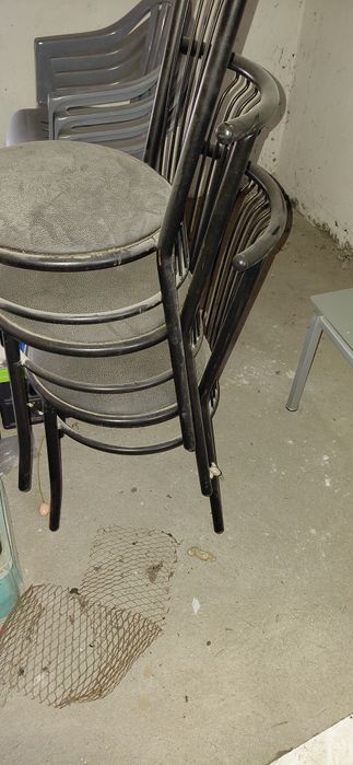 Sprzedam   4krzesła Firmy Belgijskiej M.P