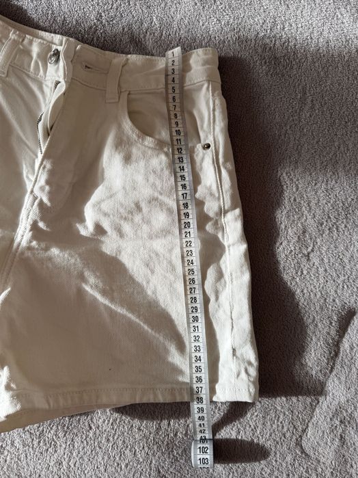 Білі джинсові шорти zara