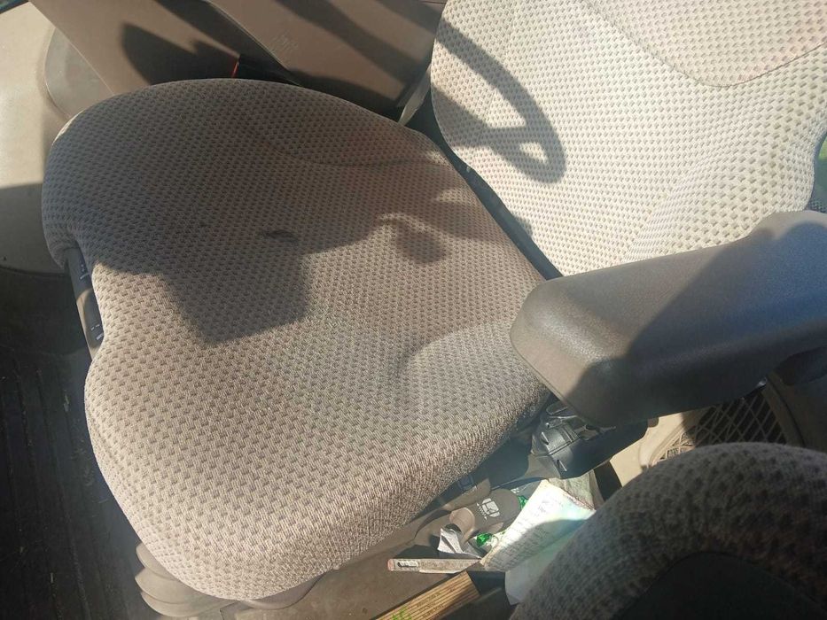 Ciągnik John Deere 6195R uszkodzony