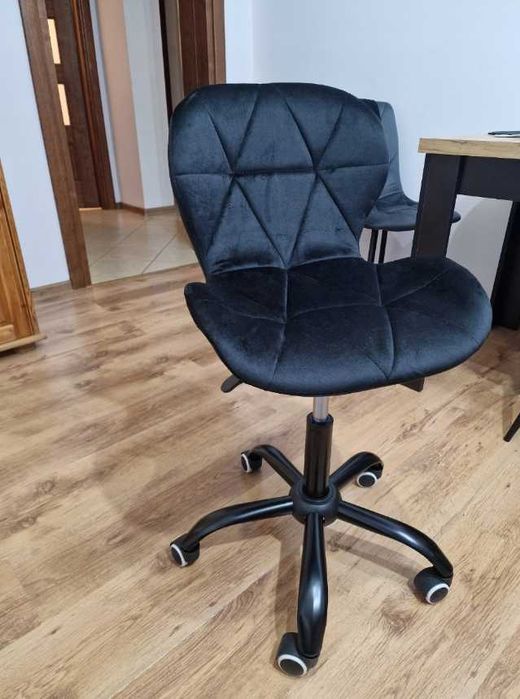 комп'ютерне крісло для офісу крісло майстра для школярів diamond