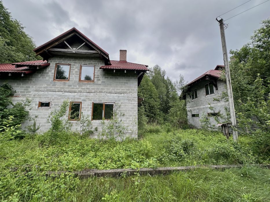 Продаж 2 будинків в лісі, біля озера