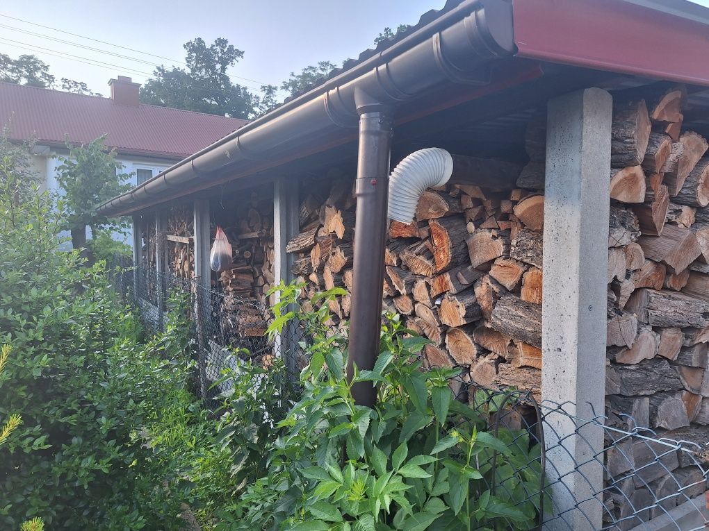 Sprzedam wiatę na drewno.