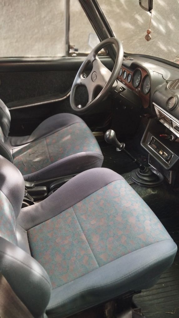 Автомобіль ВАЗ 2103
