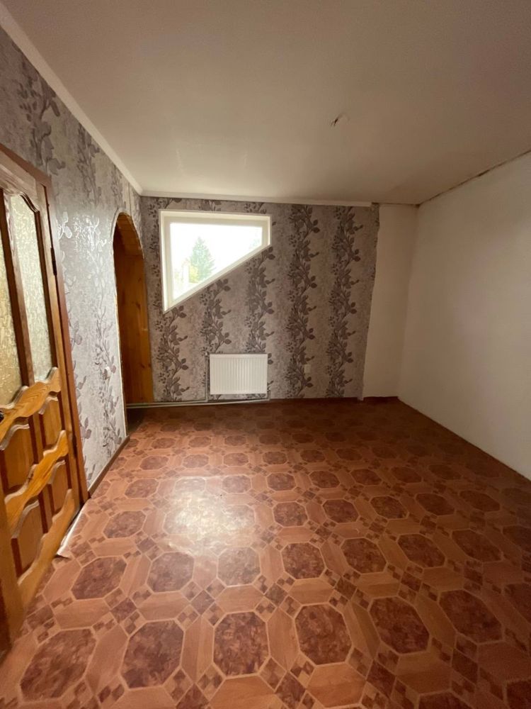 Продам частину будинку в центрі міста. Вул. Замкова