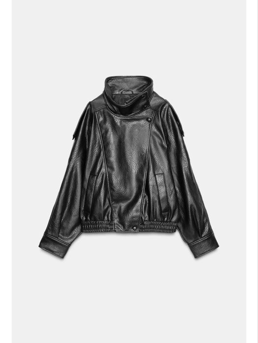 Трендова чорна куртка косуха Zara з коміром - розмір XS