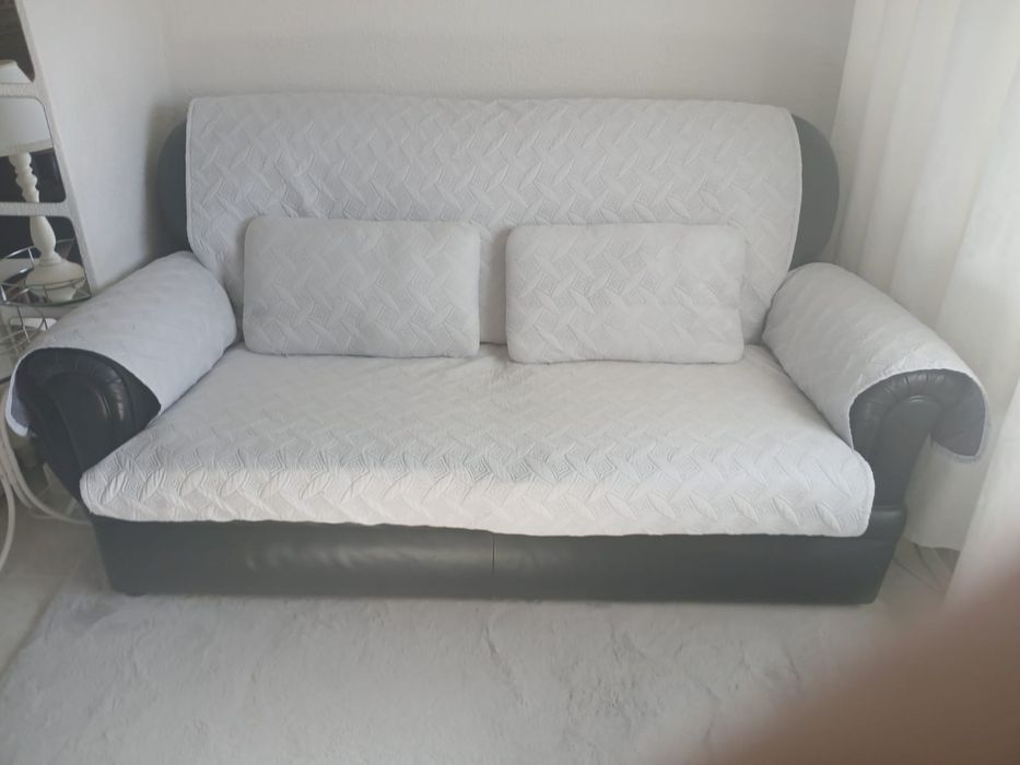 Sofá em pele preto para doar