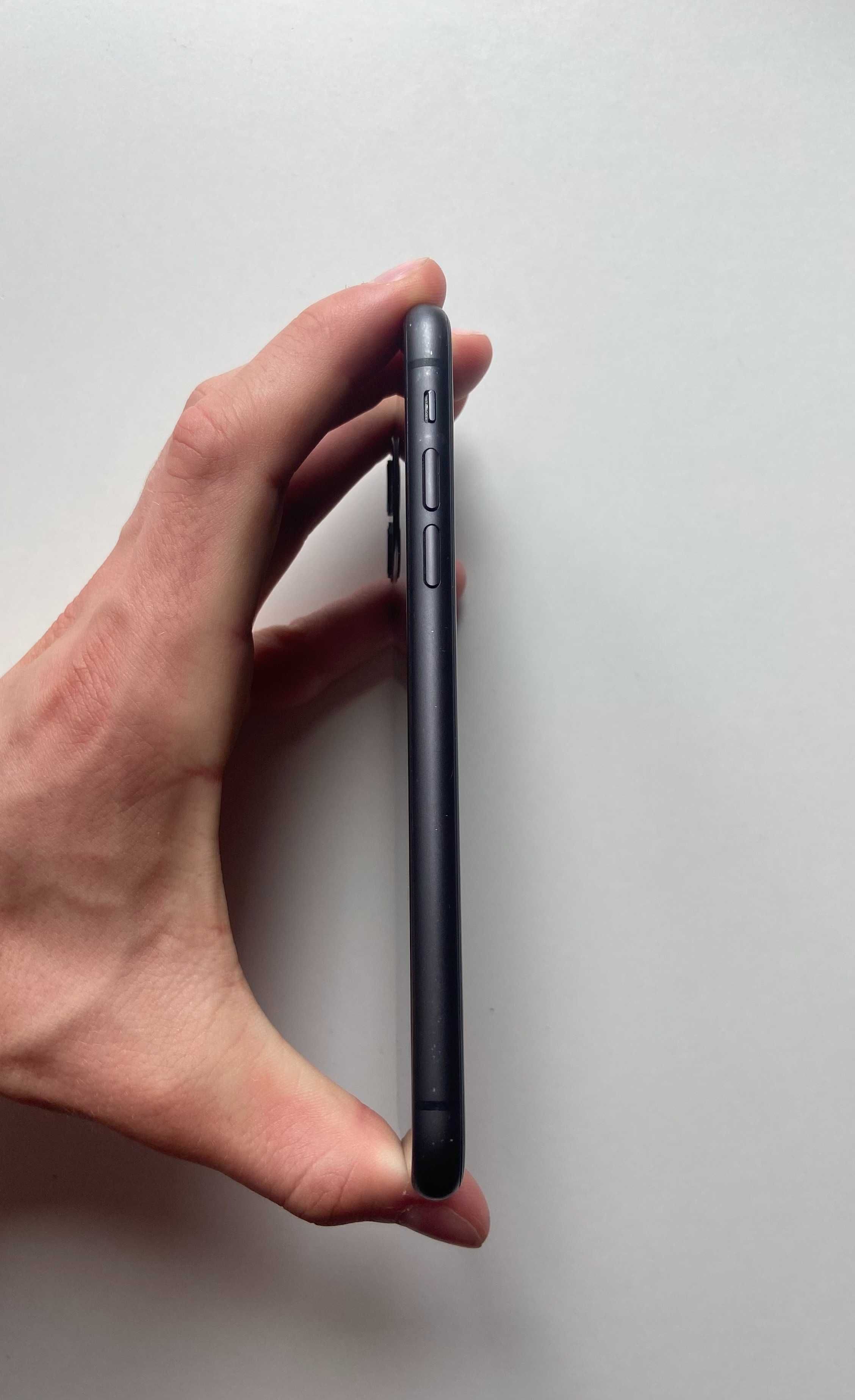 iPhone 11 64GB Czarny – Ekran Jak Nowy + Etui + Gratisy!