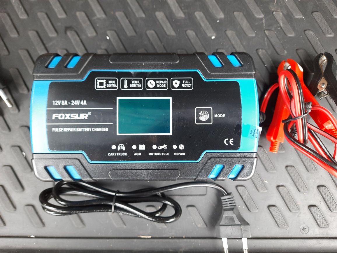 Зарядний пристрій, зарядноє устройство Foxsur на12/24в 8А/4А