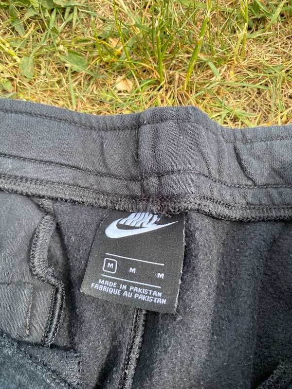 Spodnie dresowe męskie Nike jogger czarny M fleece sport haft logo