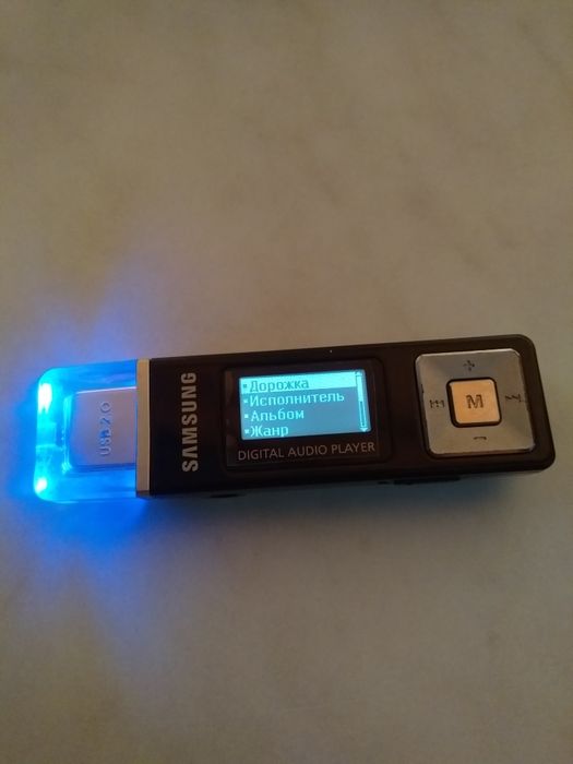 ДВД -плеер новый -портативный Европа