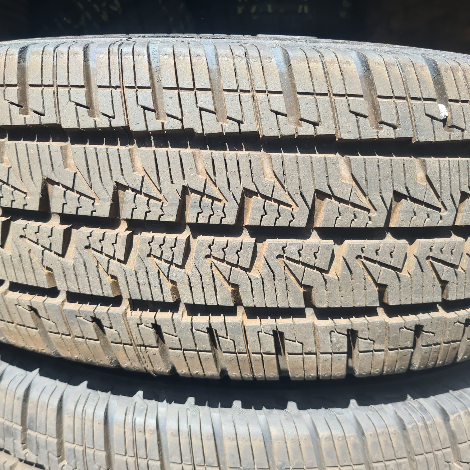 Nowe opony continental 225/75/16c wielosezonowe