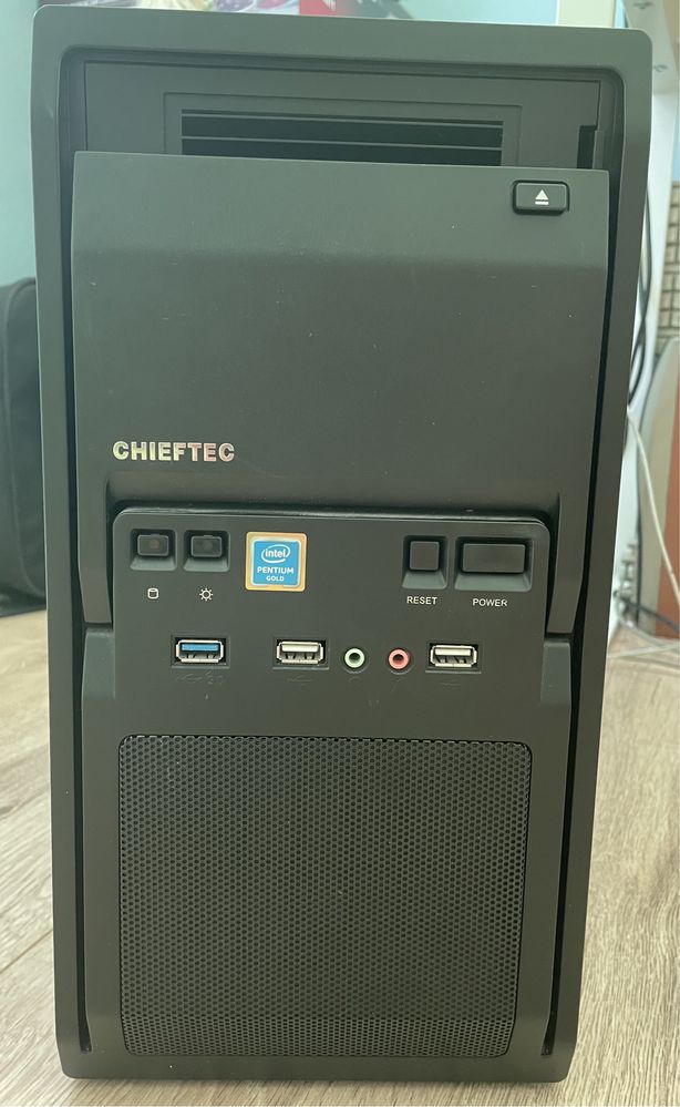 Компьютер з монітором Acer 21,5 дюйма