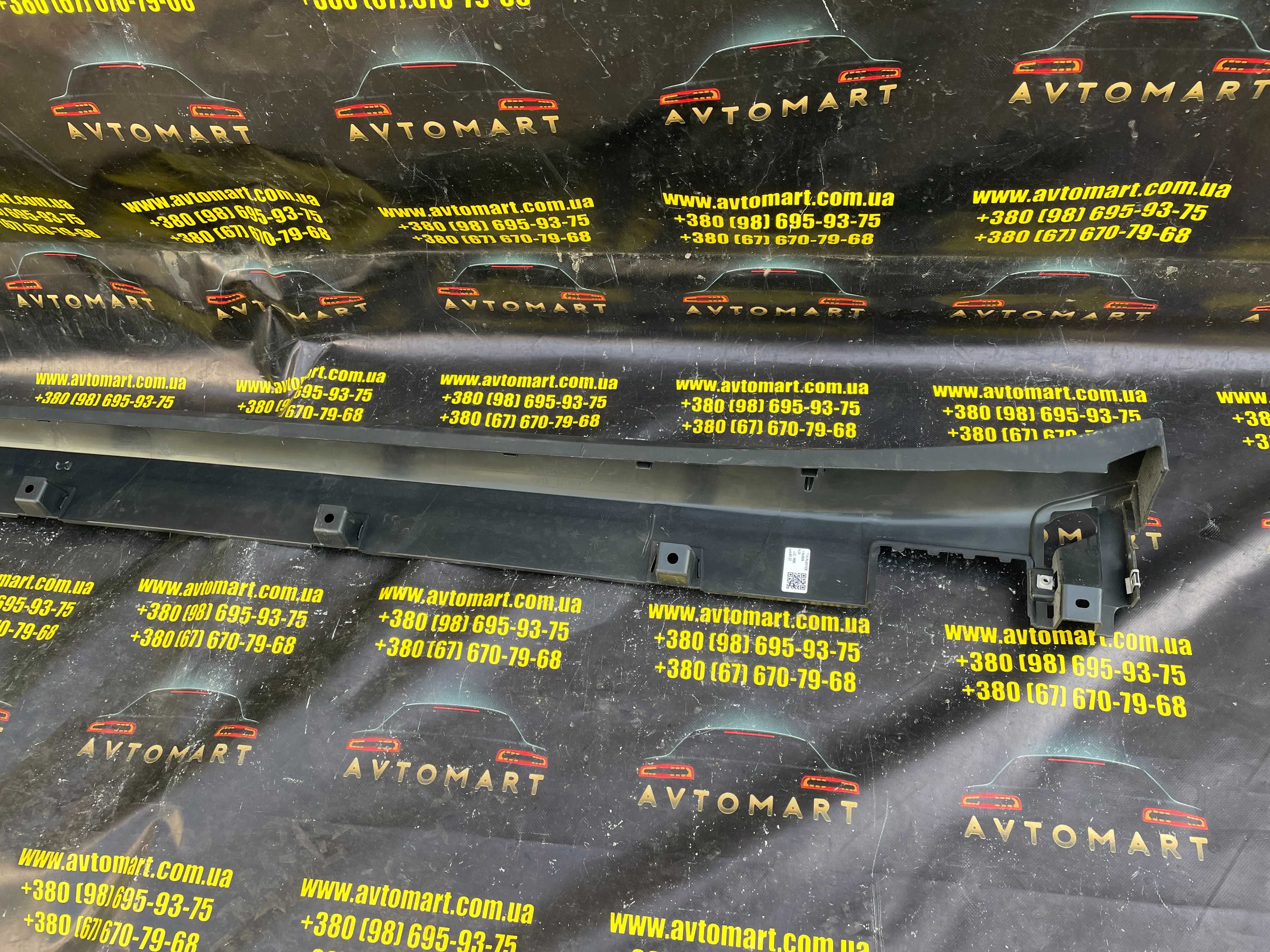 Накладка порога правая Tesla model X 1034219-00-B 1035097-00-D Tesla x