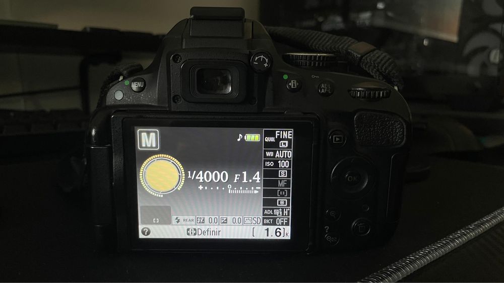 Nikon D5100 + 2 Objectivas