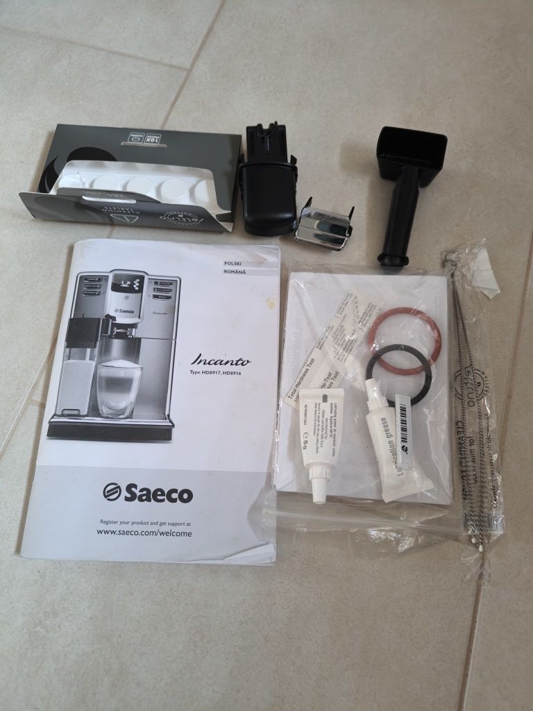 Ekspres do kawy Saeco Incanto HD8917 Rezerwacja do 4.08