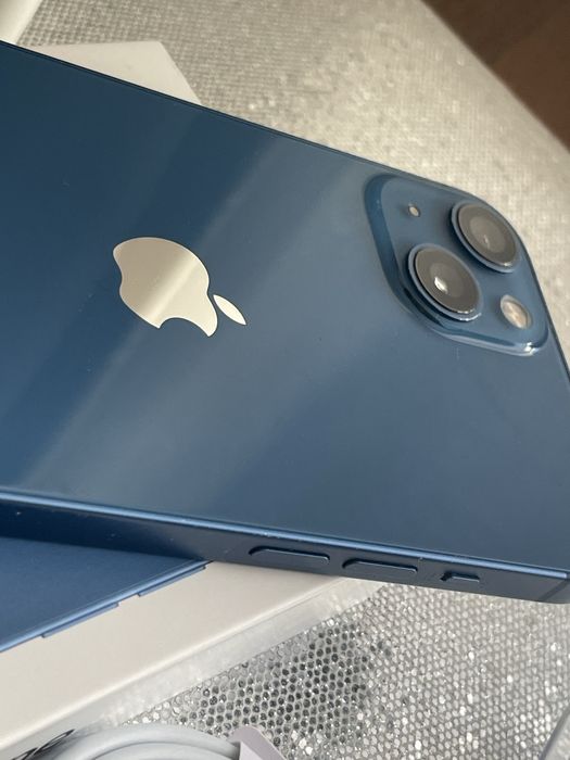 Iphone 13-256GB-niebieski-super stan-akcesoria