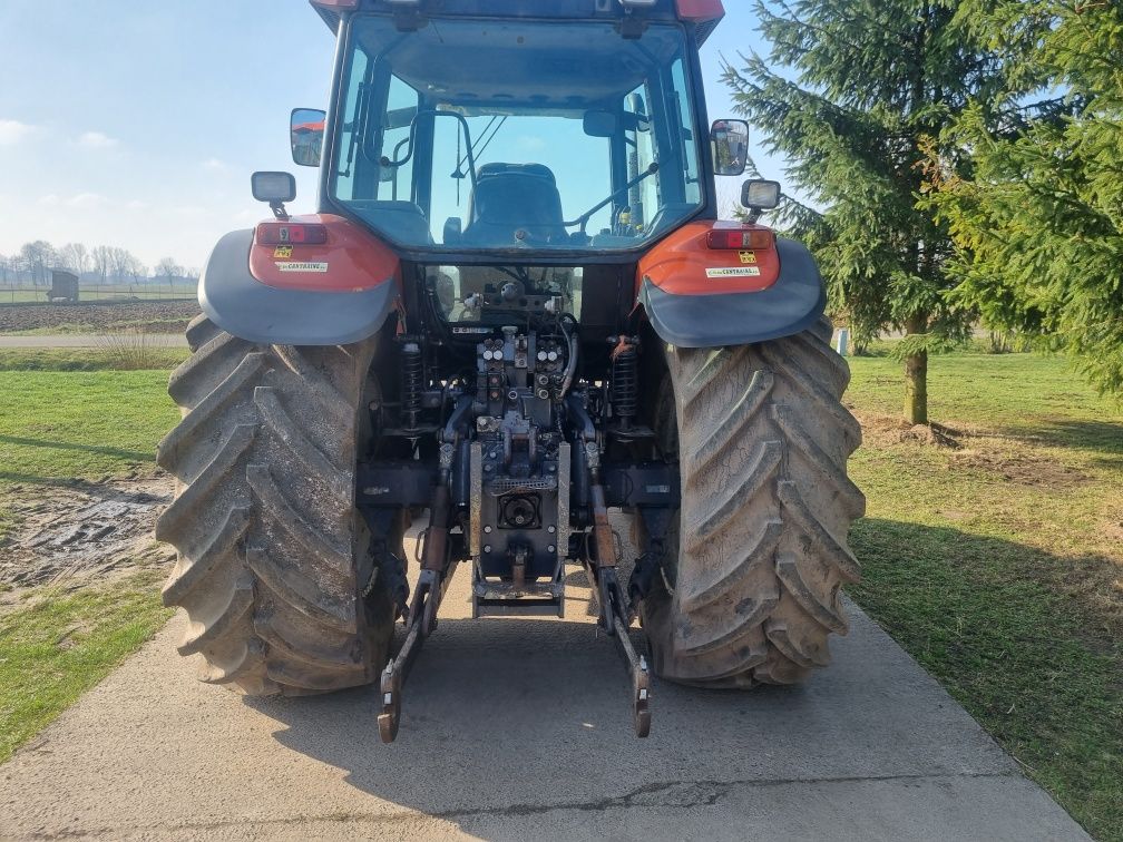 New Holland tm150