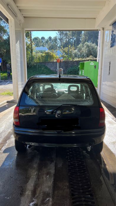 Vendo Opel Corsa B em bom estado de conservação,com pouco uso