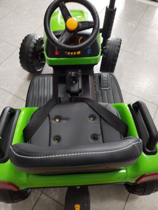 Trator Elétrico infantil 12v rodas de borracha