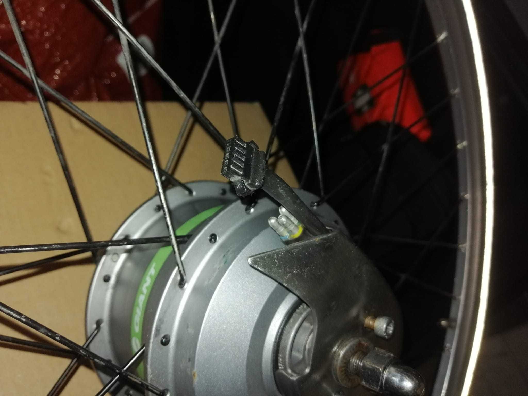 Przednie koło 28" z Silnikiem 26V do roweru Giant Twist 250W