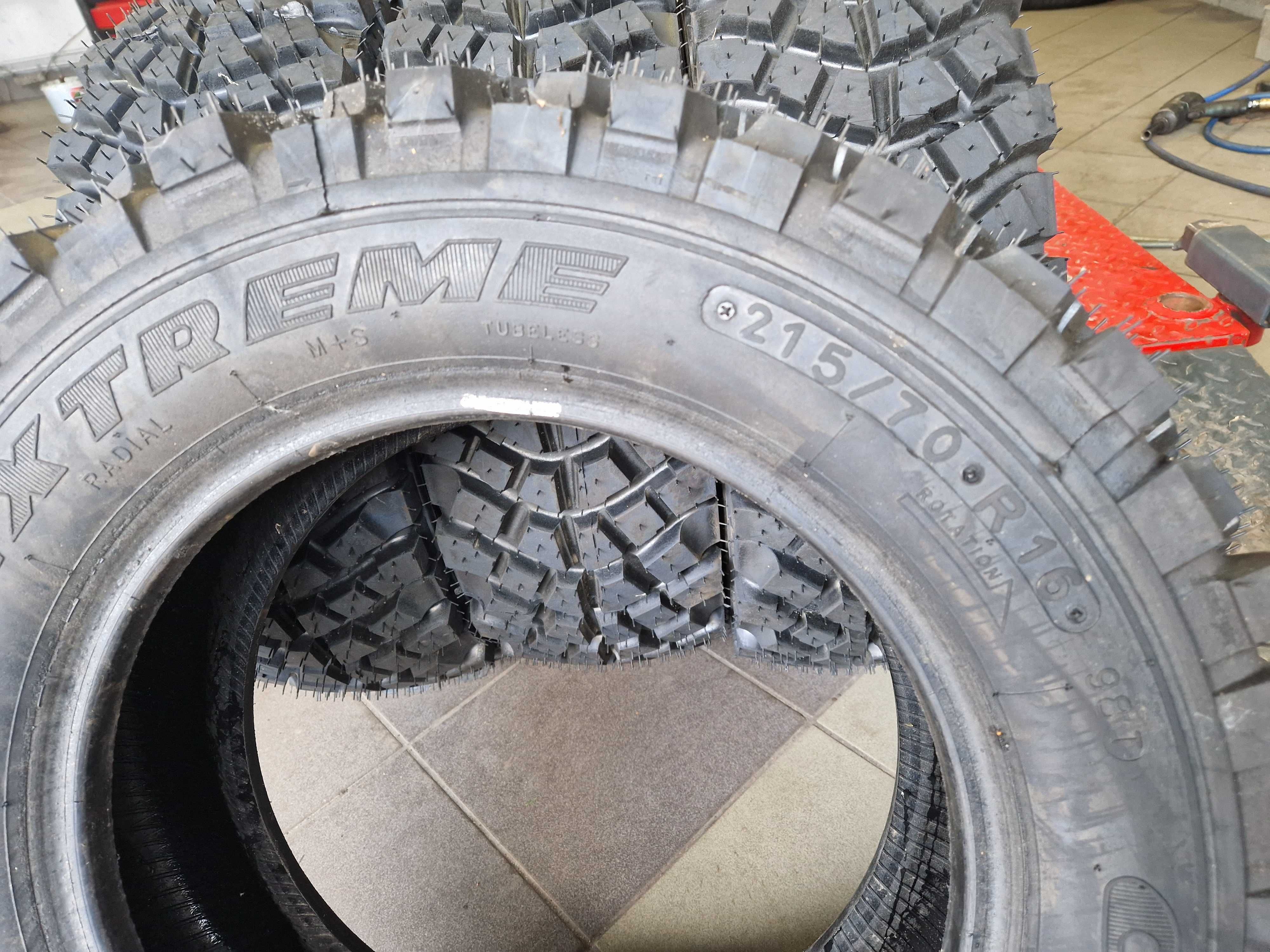 Opony terenowe 215/70R16 PS-Extreme