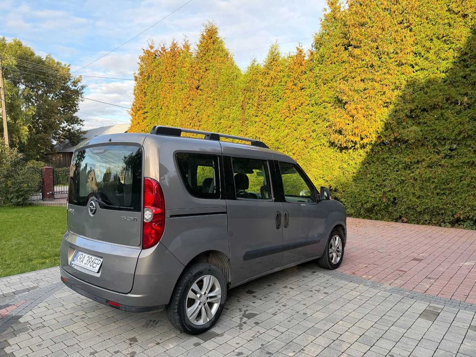 OPEL COMBO 2012 7-osobowy stan bardzo dobry