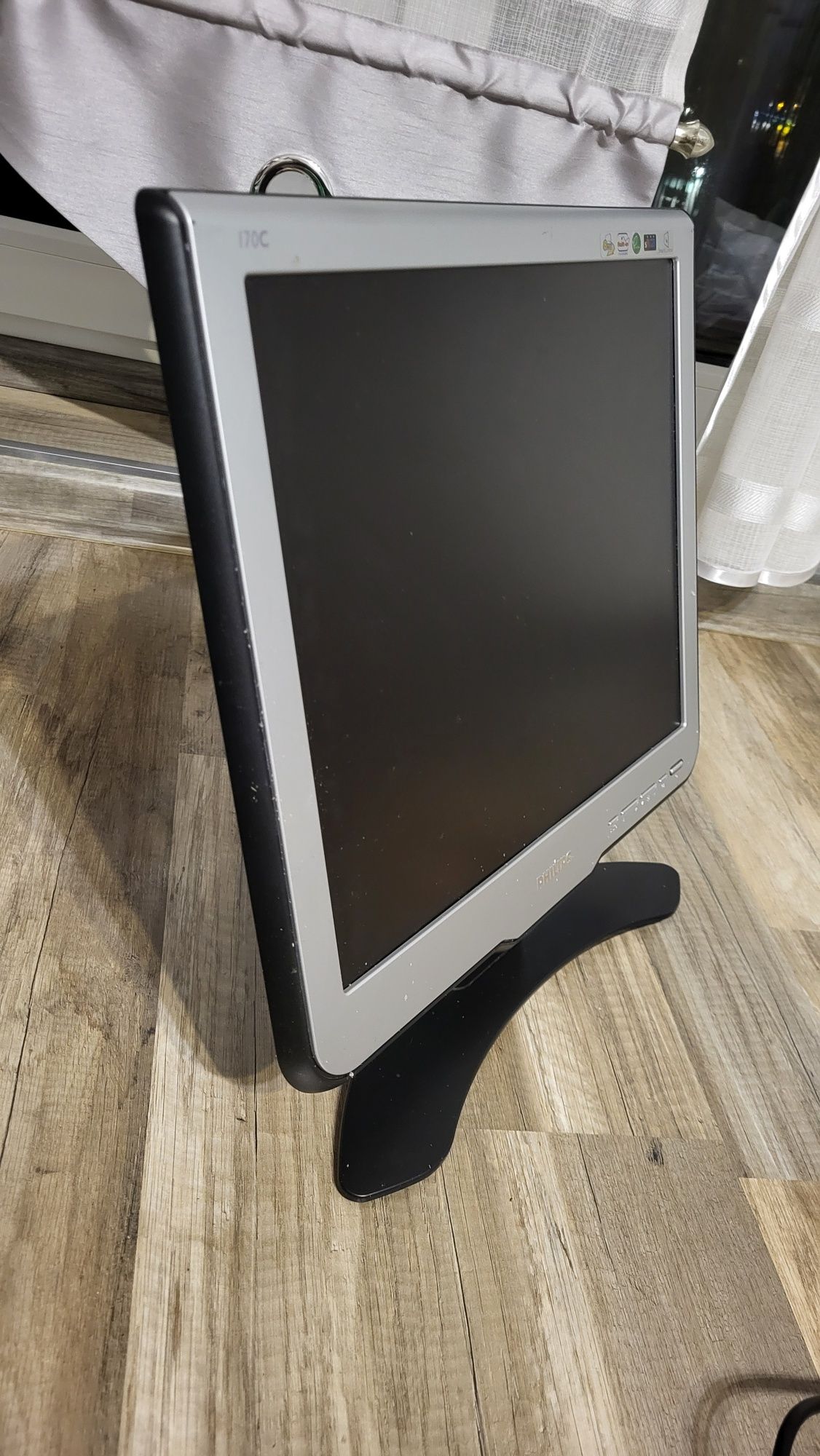 Monitor 17" Phillips bardzo dobry stan!