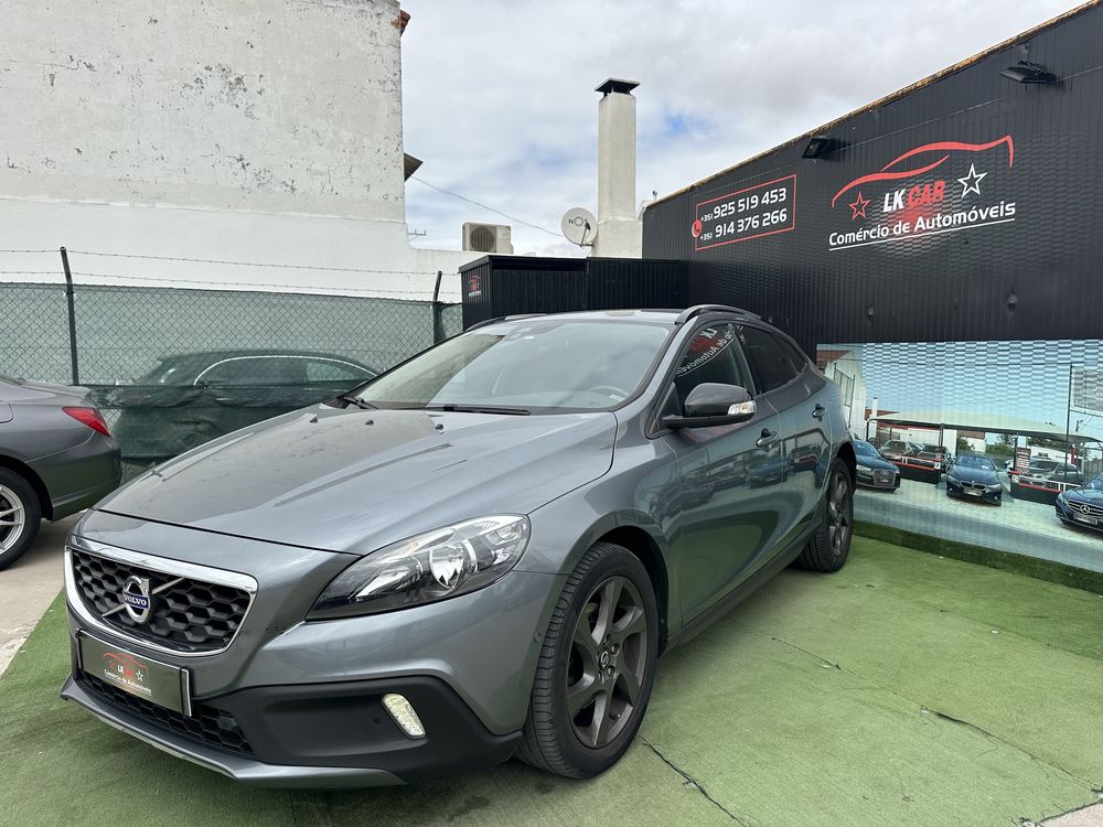 Volvo V40 1.6 D2 ‘ Cross Country ‘  GARANTIA