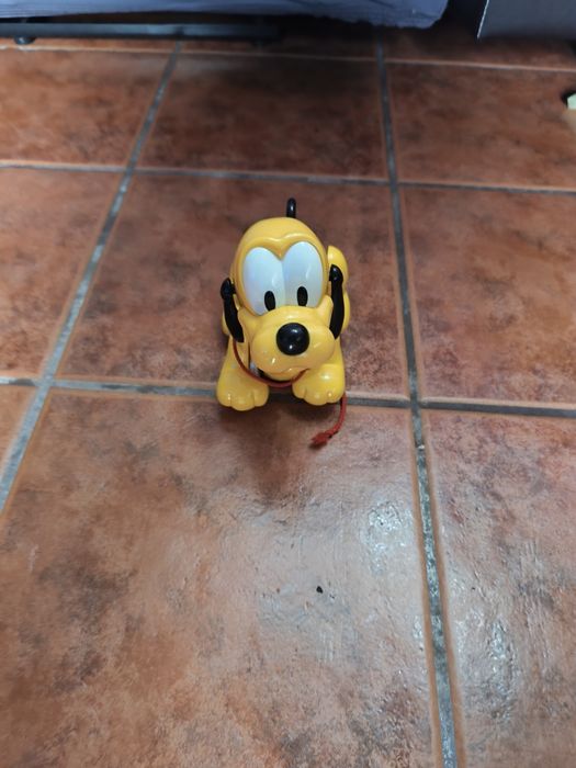 Clementoni Pluto Puxa-e-anda Disney
