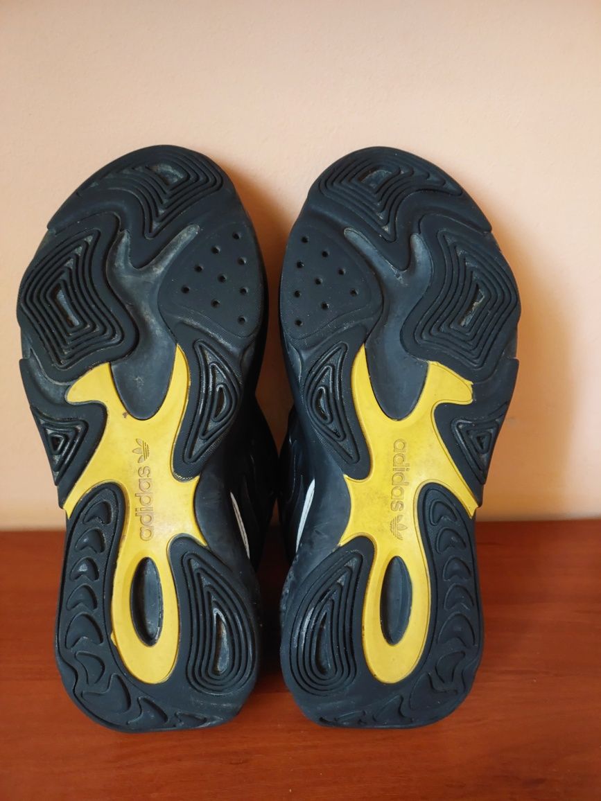 Оригінальні кросівки adidas Ozrah 41 розмір