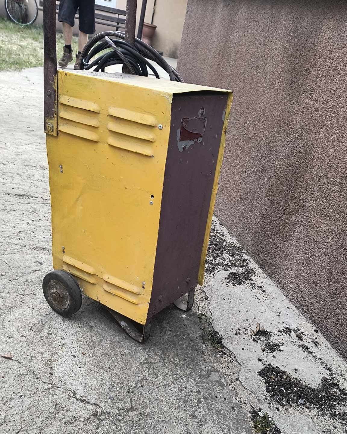 Prostownik Bester BSI 12/25