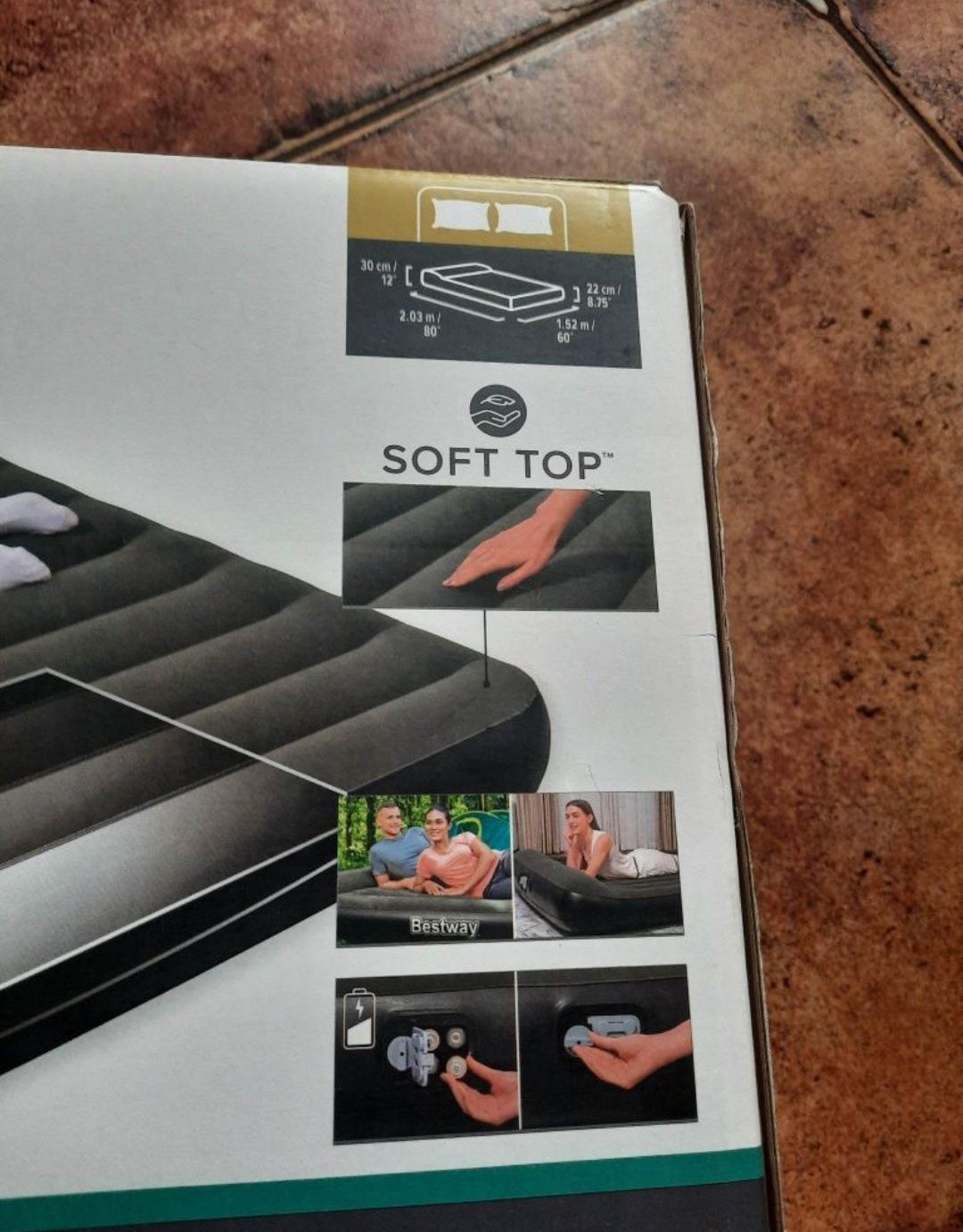 Nowy materac z pompką Bestway 203 x 152 x 30 cm