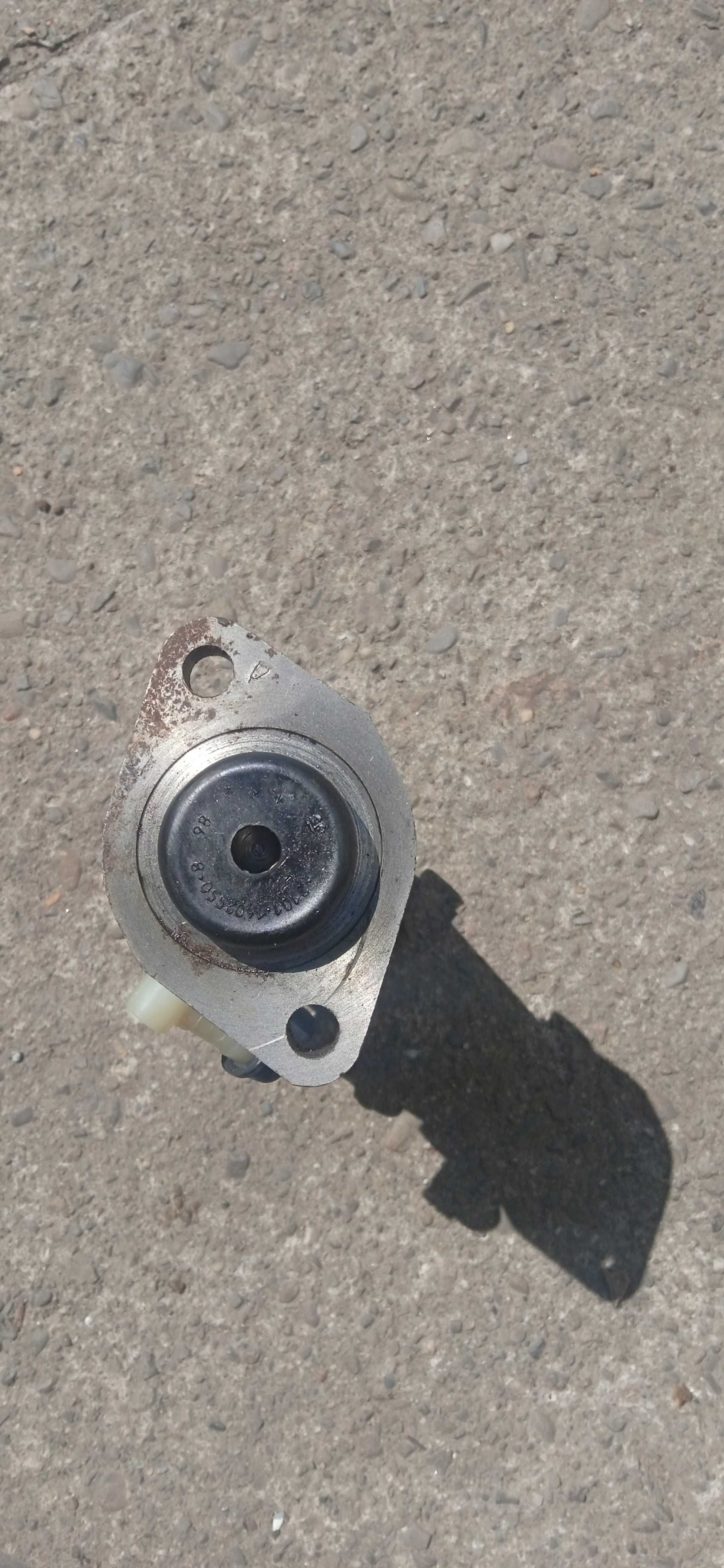 Головний циліндр гальм