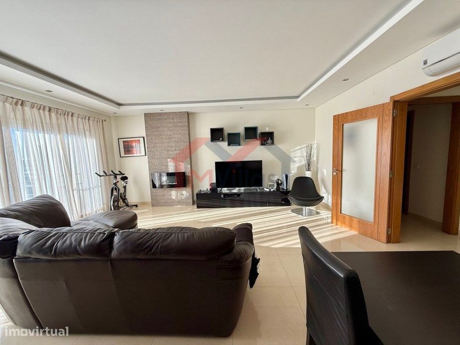 Apartamento T3 com garagem - Faro