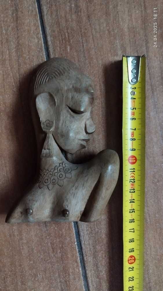 Rzeźby figurki maski drewniane egzotyczne afrykańskie
