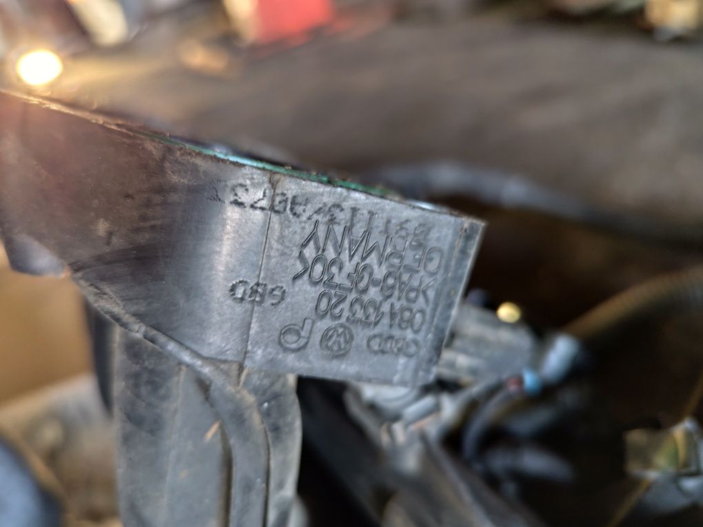 Kolektor ssący dolotowy VW Audi Skoda 1.6 Mpi BSE