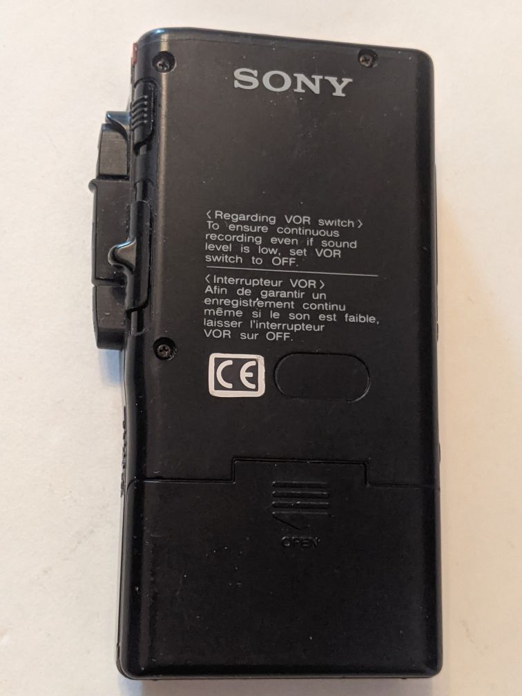 Диктофон кассетный Sony Pressman M - 527 V