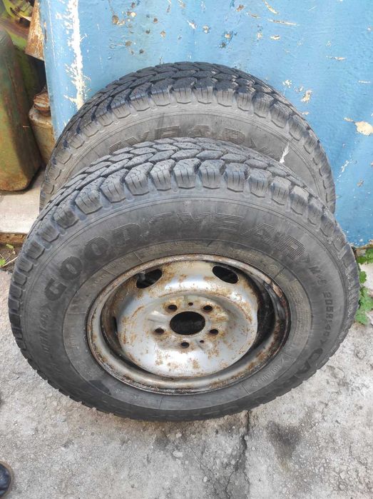 Продам резину 205R14C с дисками